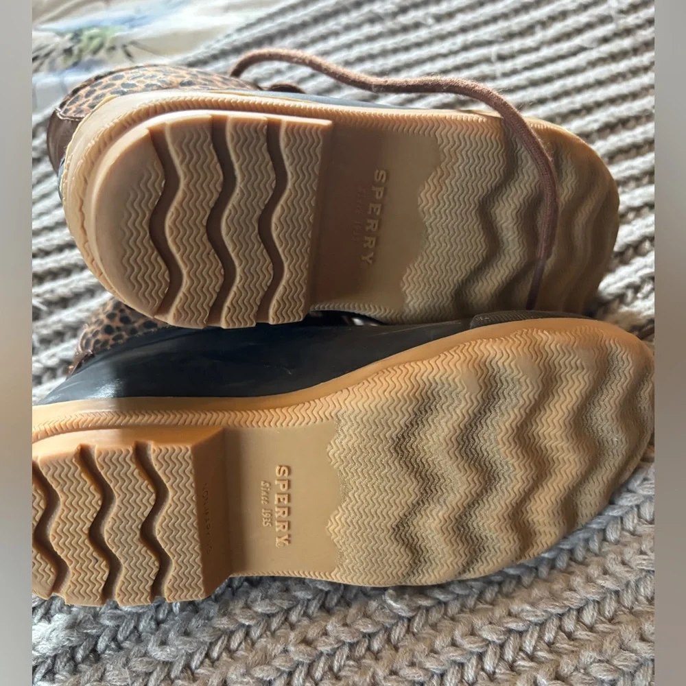 Sperry chic leopard